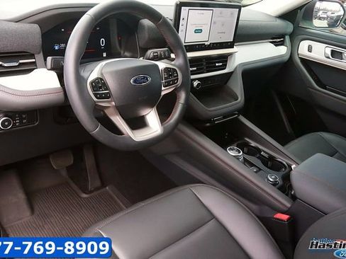 Certified 2025 Ford Explorer Active w/ Active Comfort Package image 11