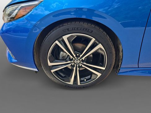 Used 2023 Nissan Sentra SR w/ SR Premium Package FWD image 9