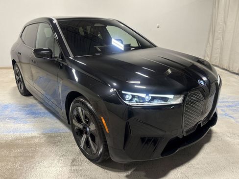 Used 2024 BMW iX xDrive50 w/ Premium Package AWD/4WD image 15