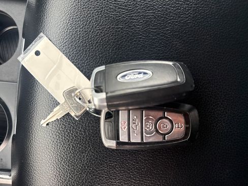 Used 2019 Ford F250 Lariat w/ Lariat Ultimate Package image 40