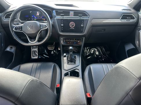 Used 2022 Volkswagen Tiguan SE R-Line image 11