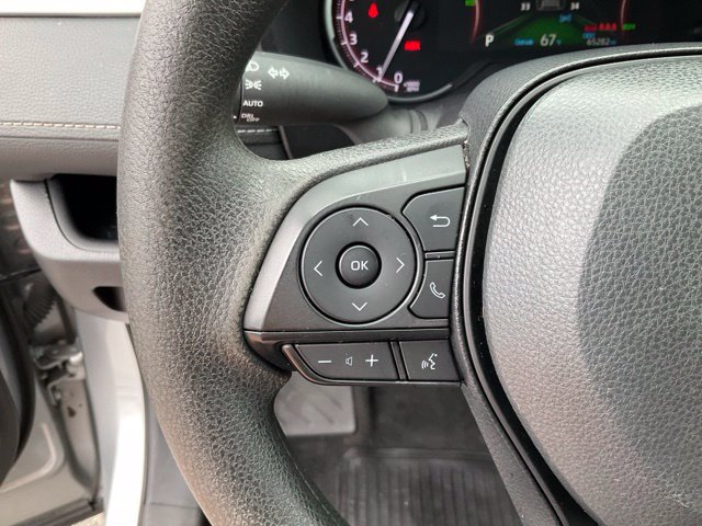 Used 2025 Toyota RAV4 XLE FWD image 11