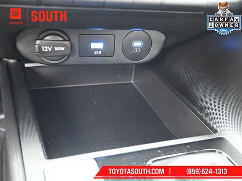 Used 2025 Hyundai Elantra SE FWD image 18