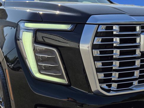 New 2026 GMC Yukon XL Denali w/ Denali Reserve Package RWD image 9