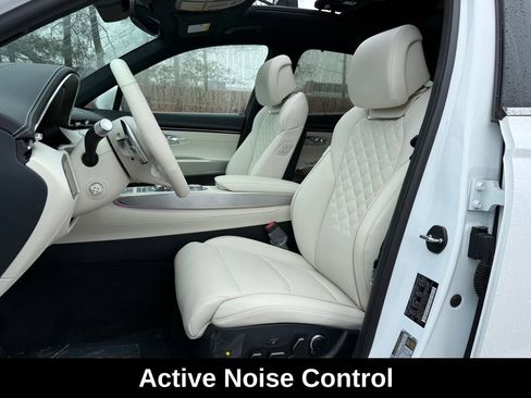 Used 2025 Genesis Electrified GV70 Advanced w/ Prestige Package image 12