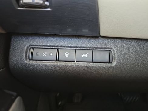 New 2026 Nissan Pathfinder SL FWD image 10