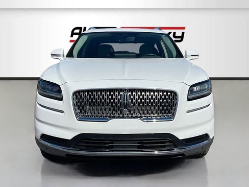Used 2023 Lincoln Nautilus AWD image 2
