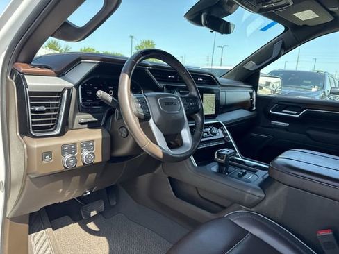 Used 2025 GMC Sierra 1500 Denali AWD/4WD image 10