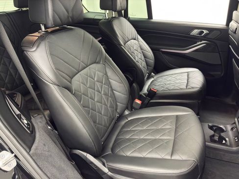 Used 2023 BMW X7 xDrive40i w/ Premium Package image 48