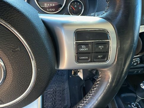 Used 2014 Jeep Wrangler Unlimited Rubicon image 27