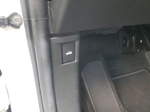 Certified 2025 Honda Accord LX image 24