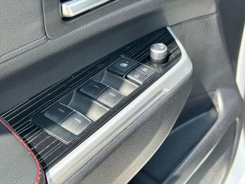 Certified 2025 Toyota Sienna XSE w/ XSE Plus Package FWD image 27