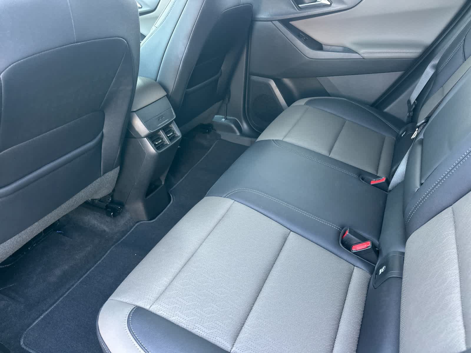 Used 2026 Chevrolet Equinox LT w/ Convenience Package II FWD image 5