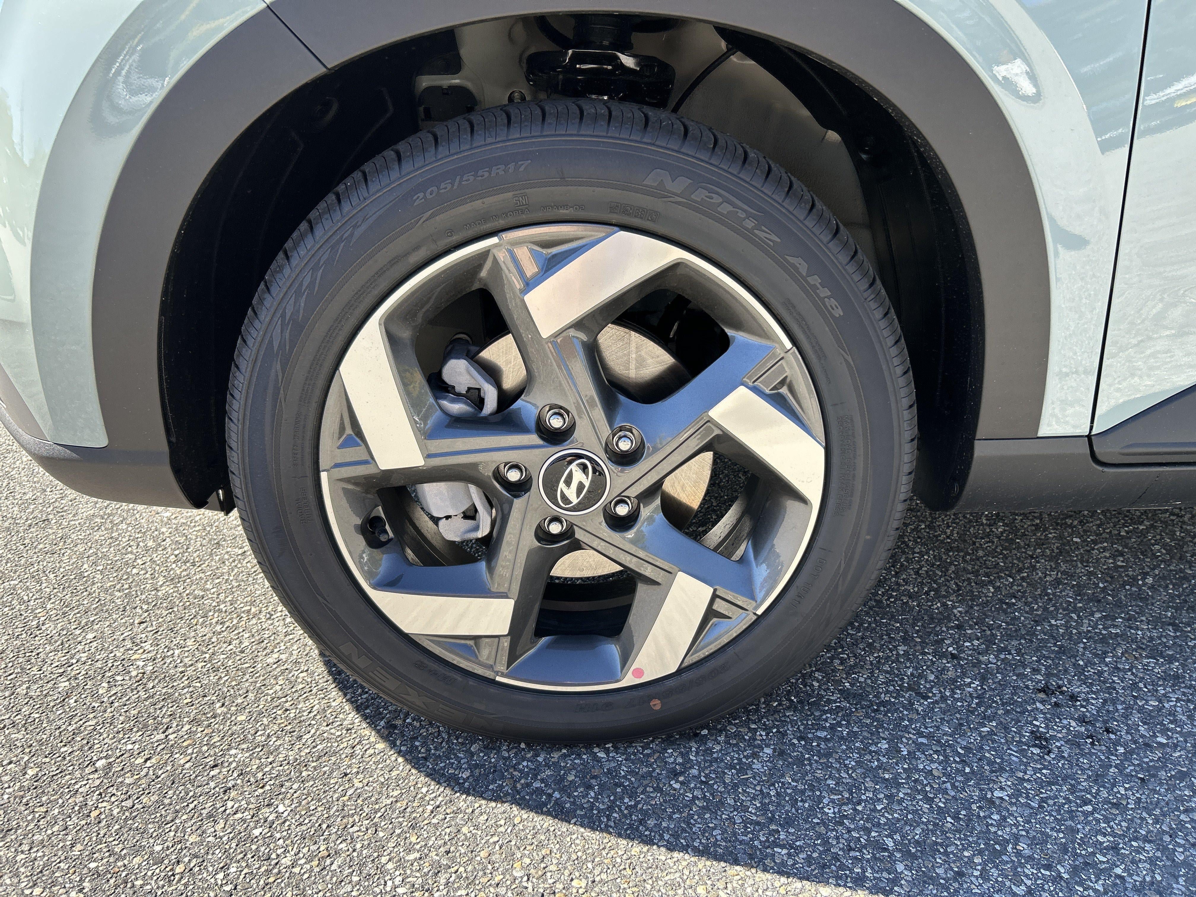 New 2026 Hyundai Venue SEL FWD image 39