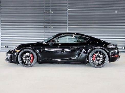 Certified 2023 Porsche 718 Cayman GTS image 2