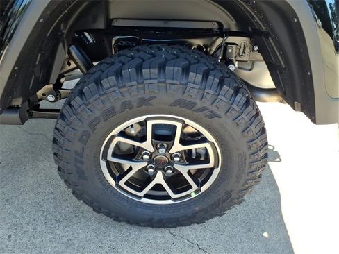 New 2025 Jeep Gladiator Rubicon image 20