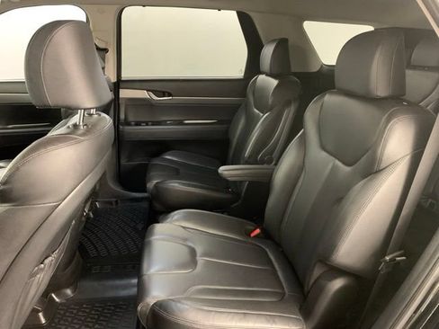 Used 2022 Hyundai Palisade SEL w/ Premium Package FWD image 18
