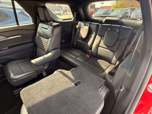 Used 2025 Ford Explorer ST-Line AWD/4WD image 13