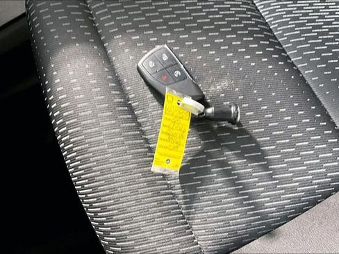 Used 2025 Chevrolet Equinox LT FWD image 10