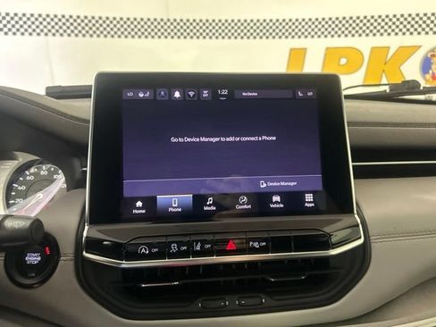 Used 2025 Jeep Compass Limited AWD/4WD image 24