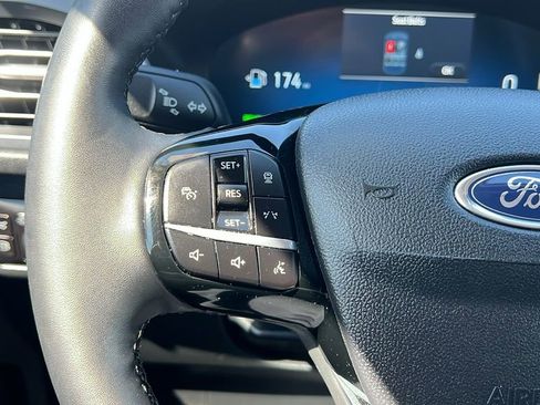 Certified 2023 Ford Escape Platinum w/ Premium Technology Package image 23