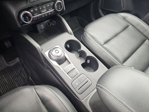 Used 2022 Ford Escape SEL image 32