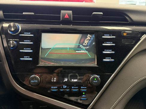 Used 2018 Toyota Camry SE FWD image 50