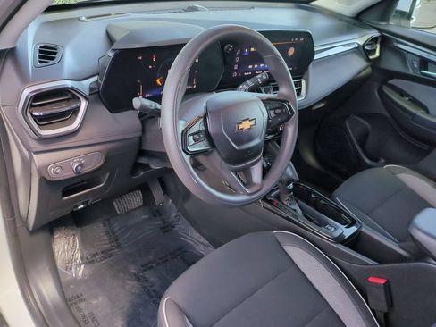Used 2025 Chevrolet TrailBlazer LT FWD image 11