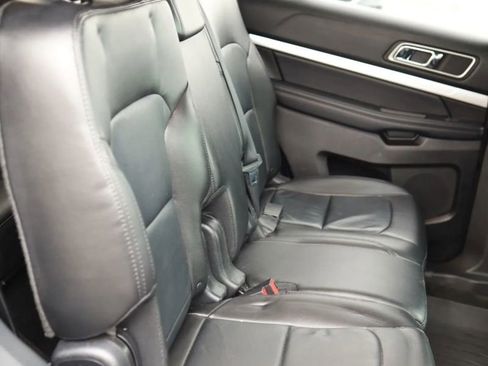 Used 2017 Ford Explorer XLT w/ Equipment Group 202A image 39