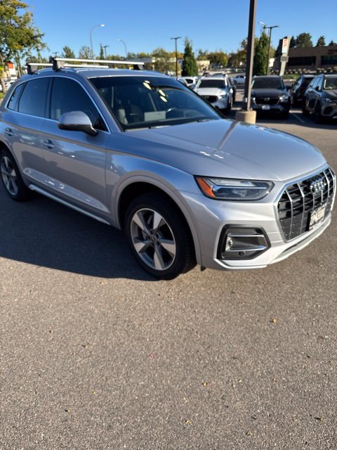 Used 2022 Audi Q5 2.0T Premium Plus w/ Premium Plus Package AWD/4WD image 2