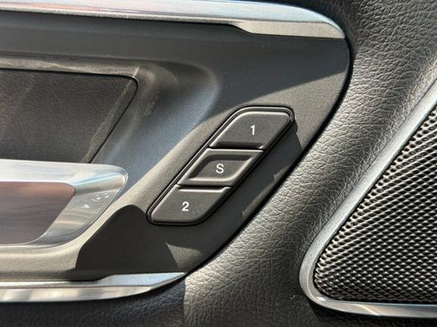 Used 2020 RAM 1500 Laramie AWD/4WD image 12