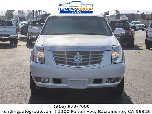 Used 2007 Cadillac Escalade AWD w/ Information Package image 6