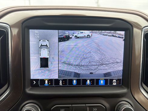 Used 2021 Chevrolet Silverado 2500 High Country w/ Technology Package image 26