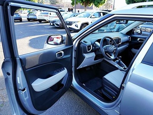 New 2026 Hyundai Venue SEL image 40