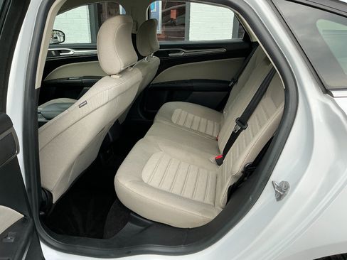 Used 2018 Ford Fusion S image 15