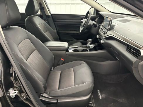Used 2024 Nissan Altima 2.5 SV image 34