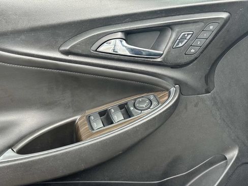 Used 2016 Chevrolet Malibu Premier w/ Driver Confidence Package FWD image 22
