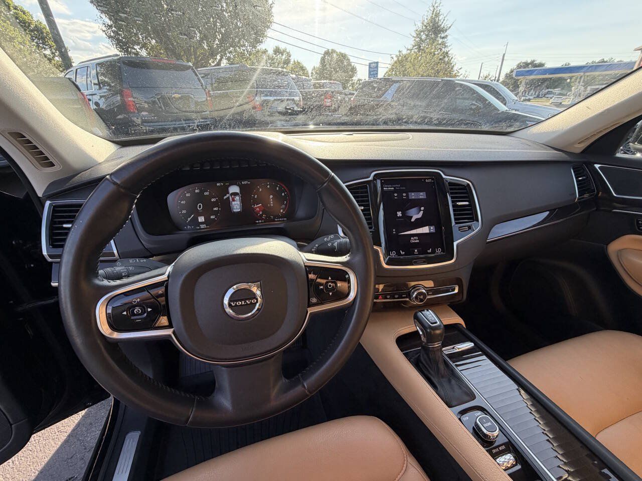 Used 2016 Volvo XC90 T6 Momentum w/ Momentum Plus Package AWD/4WD image 15