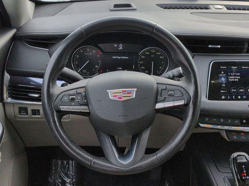 Certified 2023 Cadillac XT4 Luxury w/ Cold Weather Package image 22