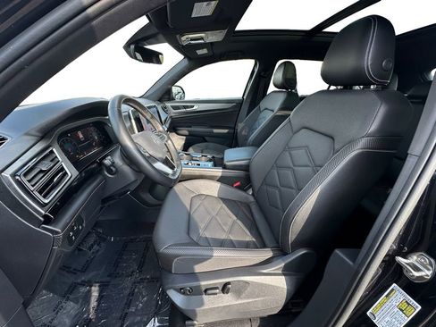 Used 2024 Volkswagen Atlas Cross Sport SE w/ Panoramic Sunroof Package image 9