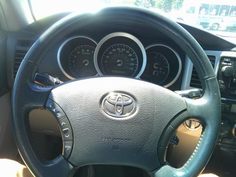 Used 2006 Toyota 4Runner Limited AWD/4WD image 15