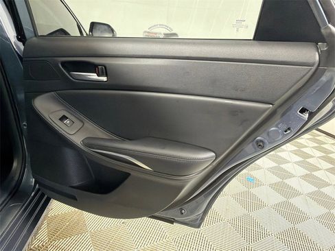 Used 2022 Toyota Avalon XLE image 17