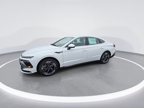 New 2026 Hyundai Sonata SEL FWD image 4