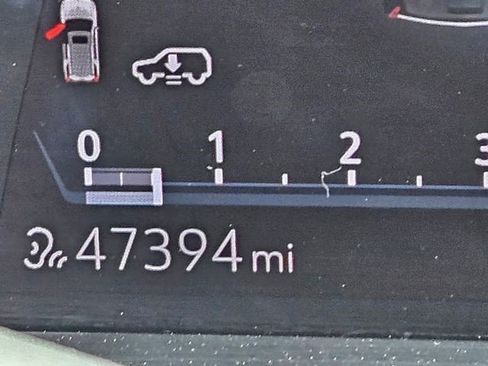 Certified 2023 Cadillac Escalade ESV Sport Platinum w/ LPO, ONYX Package image 29