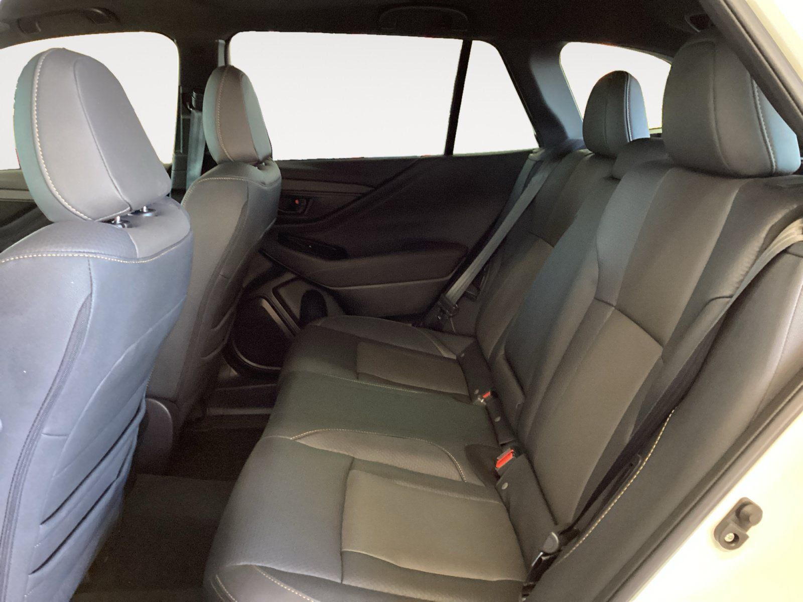 Used 2025 Subaru Outback Wilderness AWD/4WD image 13