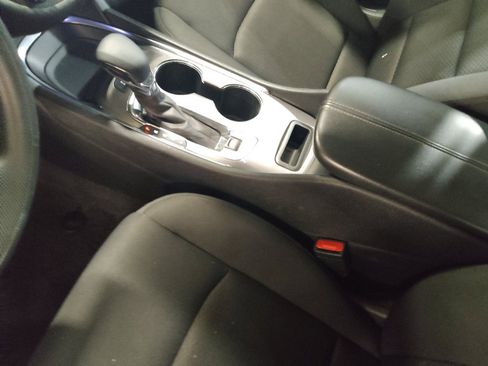 Used 2025 Chevrolet Malibu LT FWD image 26
