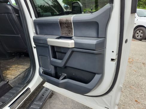Used 2022 Ford F250 Lariat w/ Black Appearance Package AWD/4WD image 25
