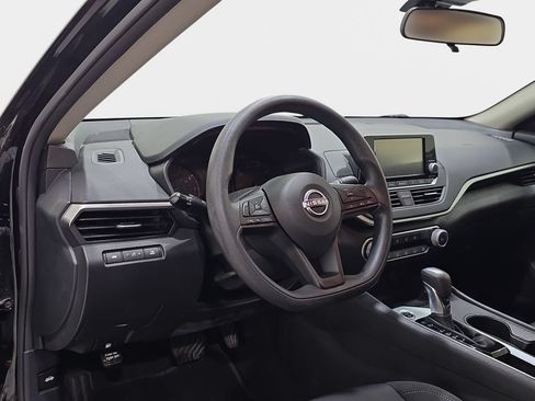 Used 2024 Nissan Altima 2.5 S FWD image 17