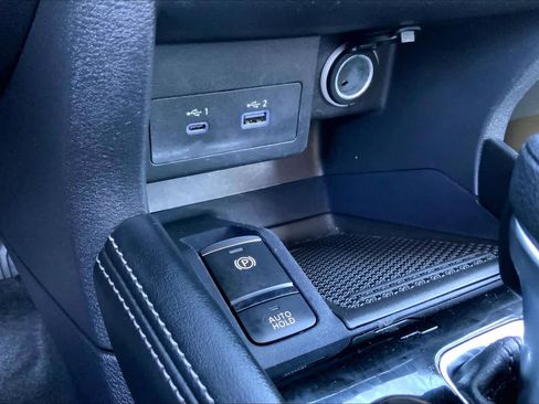 Used 2023 Nissan Kicks SR w/ SR Premium Package image 36