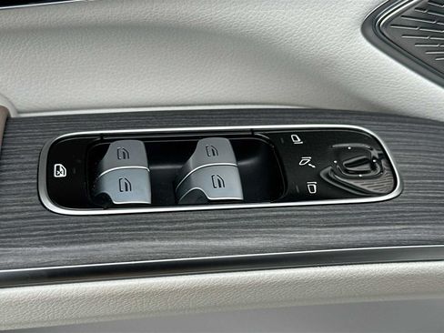 Used 2023 Mercedes-Benz EQS 580 4MATIC SUV image 18